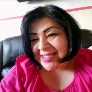 Meet your Posher, Debora